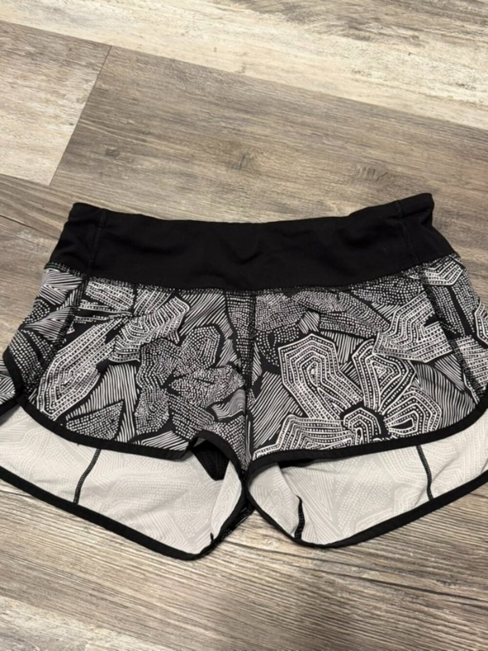 Lululemon Dottie‎ Tribe Speed Short, women's 4